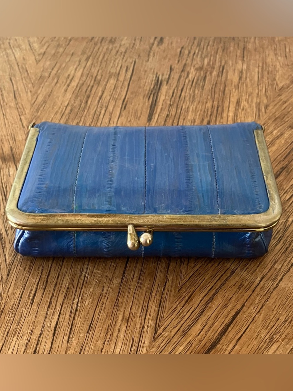 💥2 for 1💥Hand Painted VNT Eel Skin Clutch Purse with Kiss Lock & Mirror / Wallet - Picture 4 of 13